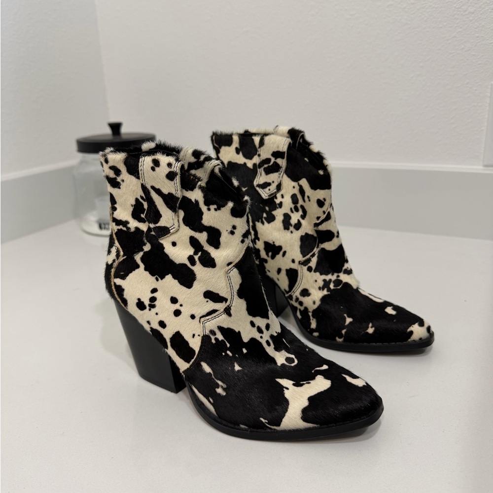Chinese Laundry Black and White Ankle Boots